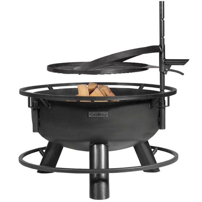 Cook King Bandito eldfat med höjdjusterbart grillgaller monterat på mast.