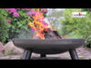 Demonstration av eldfat BALI i bruk – perfekt för grillning, värme och stämning i naturen. 